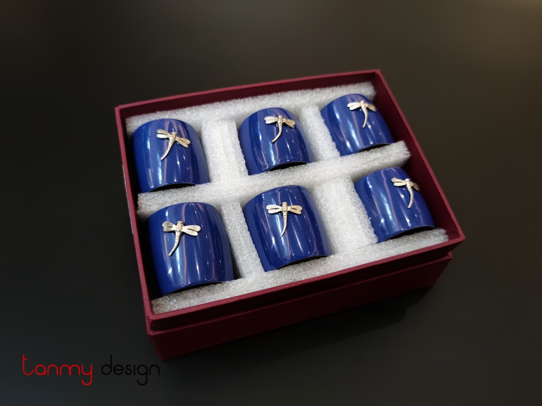 Set of 6 dark blue napkin rings attached with dragonfly
